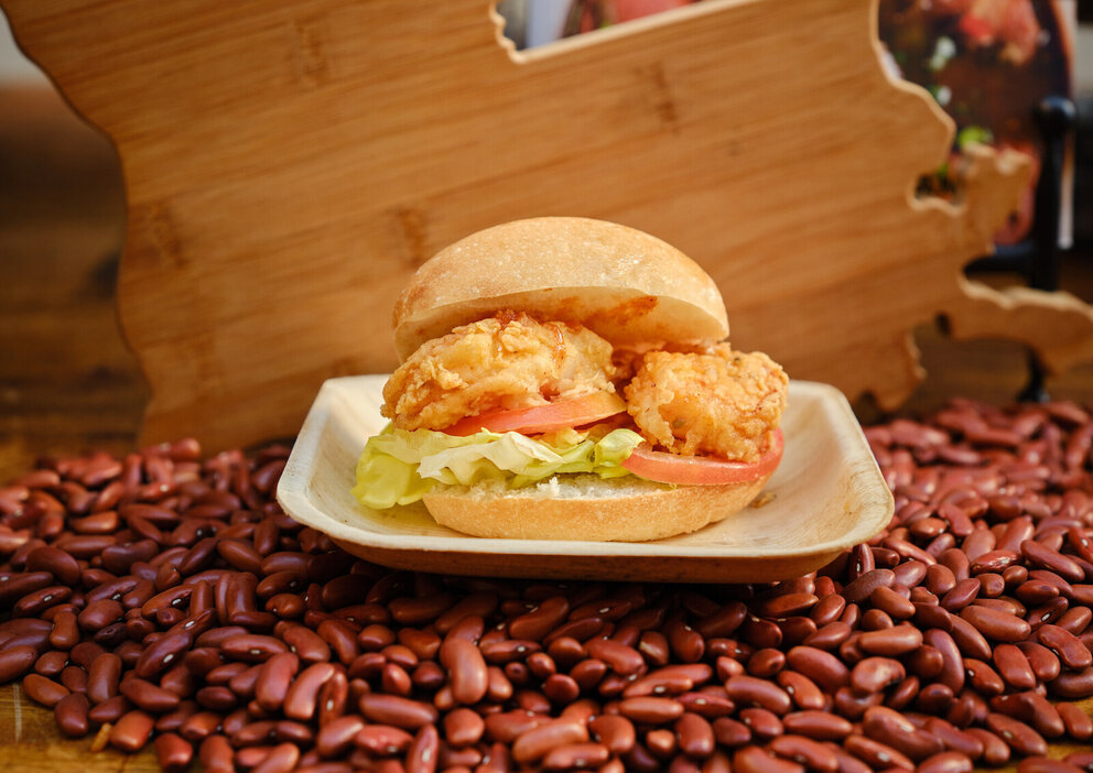 a fried shrimp po boy